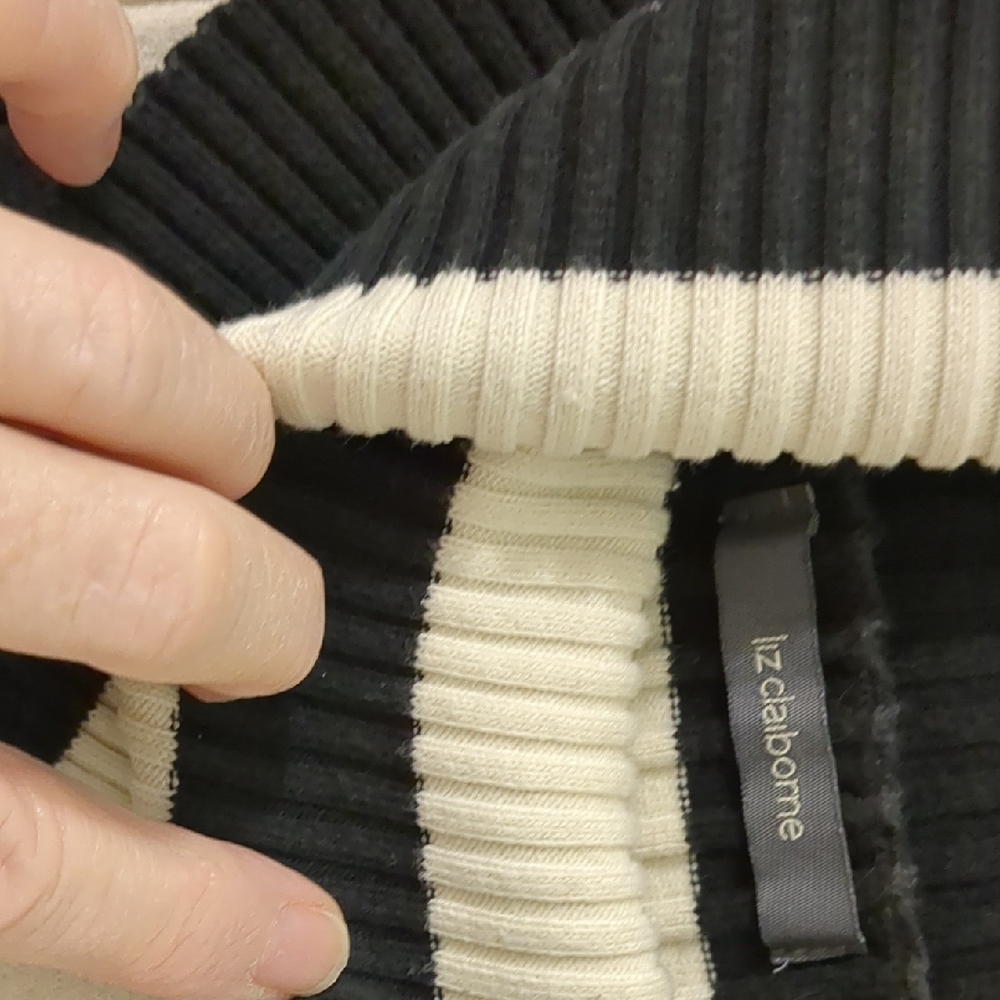 🎉HP🎉Liz Claiborne Black and Cream Striped Turtleneck Sweater - Picture 2 of 3